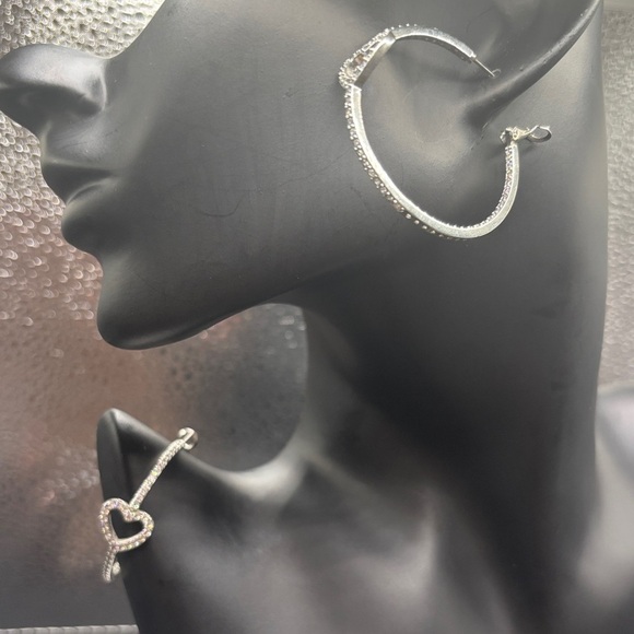 Elegant Sterling Silver Hoop Earrings with Heart - Picture 1 of 3